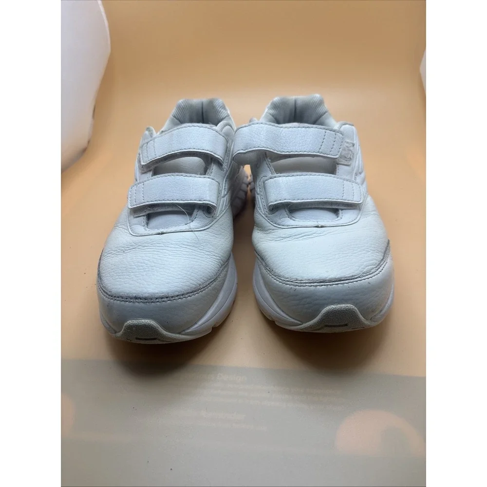 Brooks Addiction Walker V-Strap 2 White Leather Walking Shoes Mens 120308 1B 100